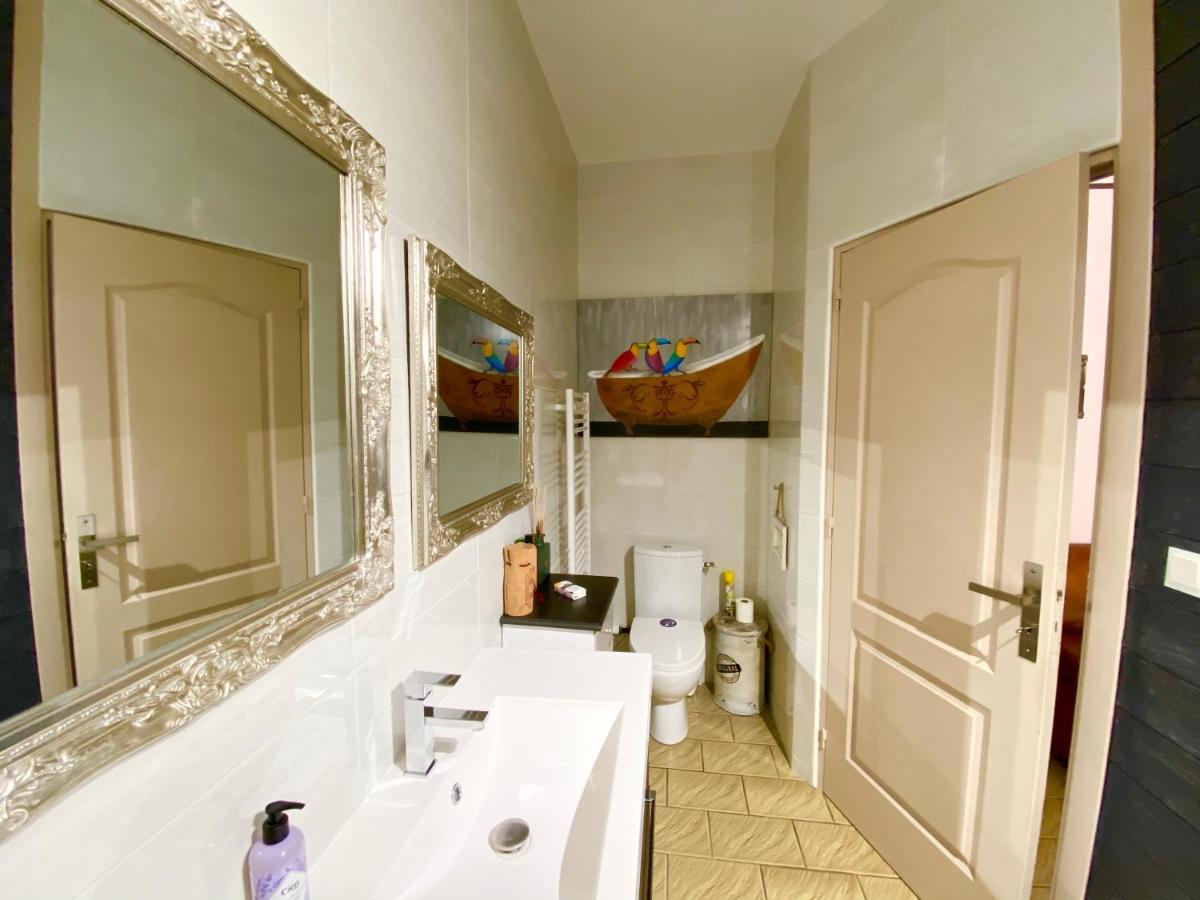O Clair De Lune Au Coeur De Sarlat - Chambres Climatisees - Parking Prive - Piscine Chauffee - Spa Et Massages Ngoại thất bức ảnh