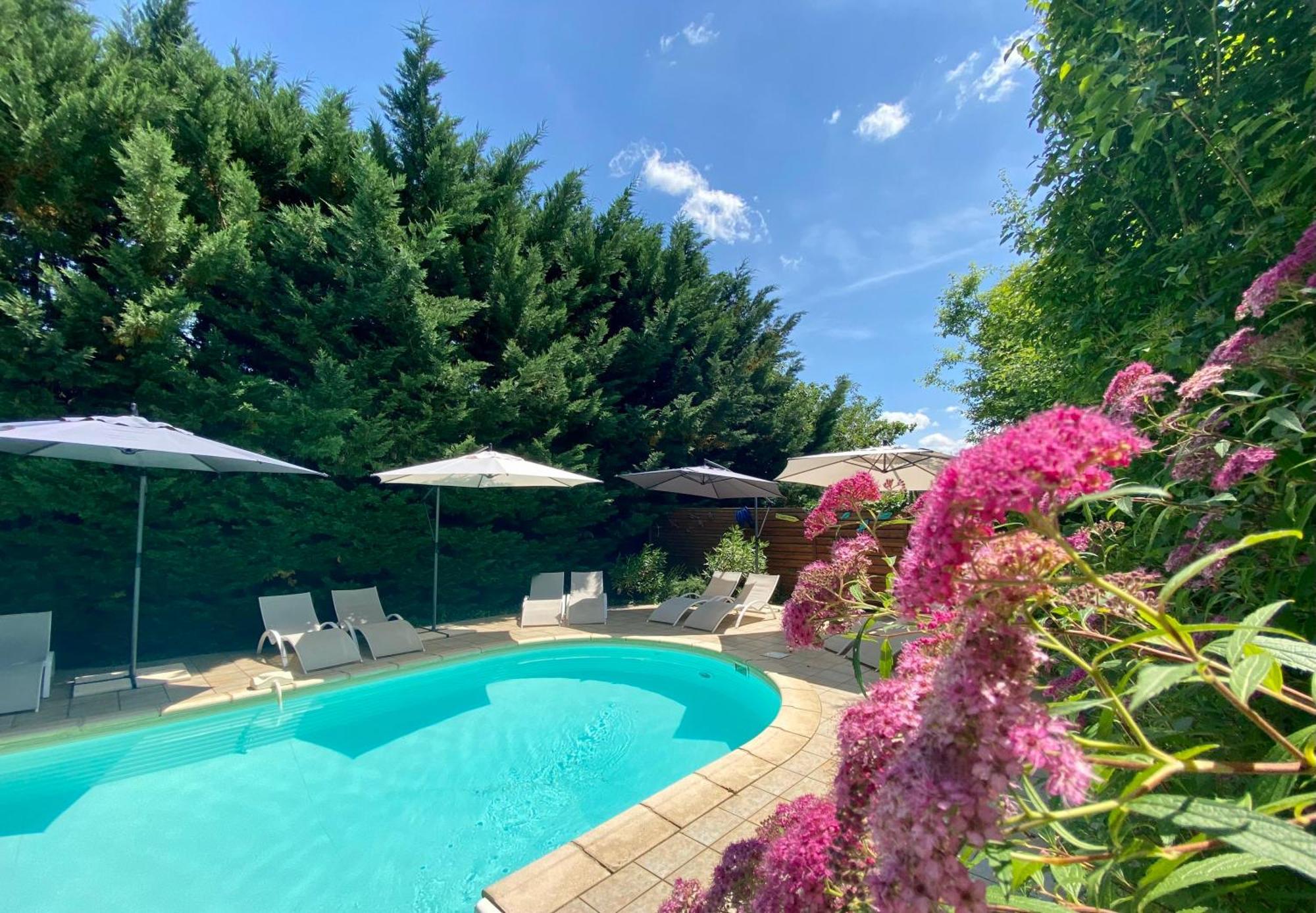 O Clair De Lune Au Coeur De Sarlat - Chambres Climatisees - Parking Prive - Piscine Chauffee - Spa Et Massages Ngoại thất bức ảnh