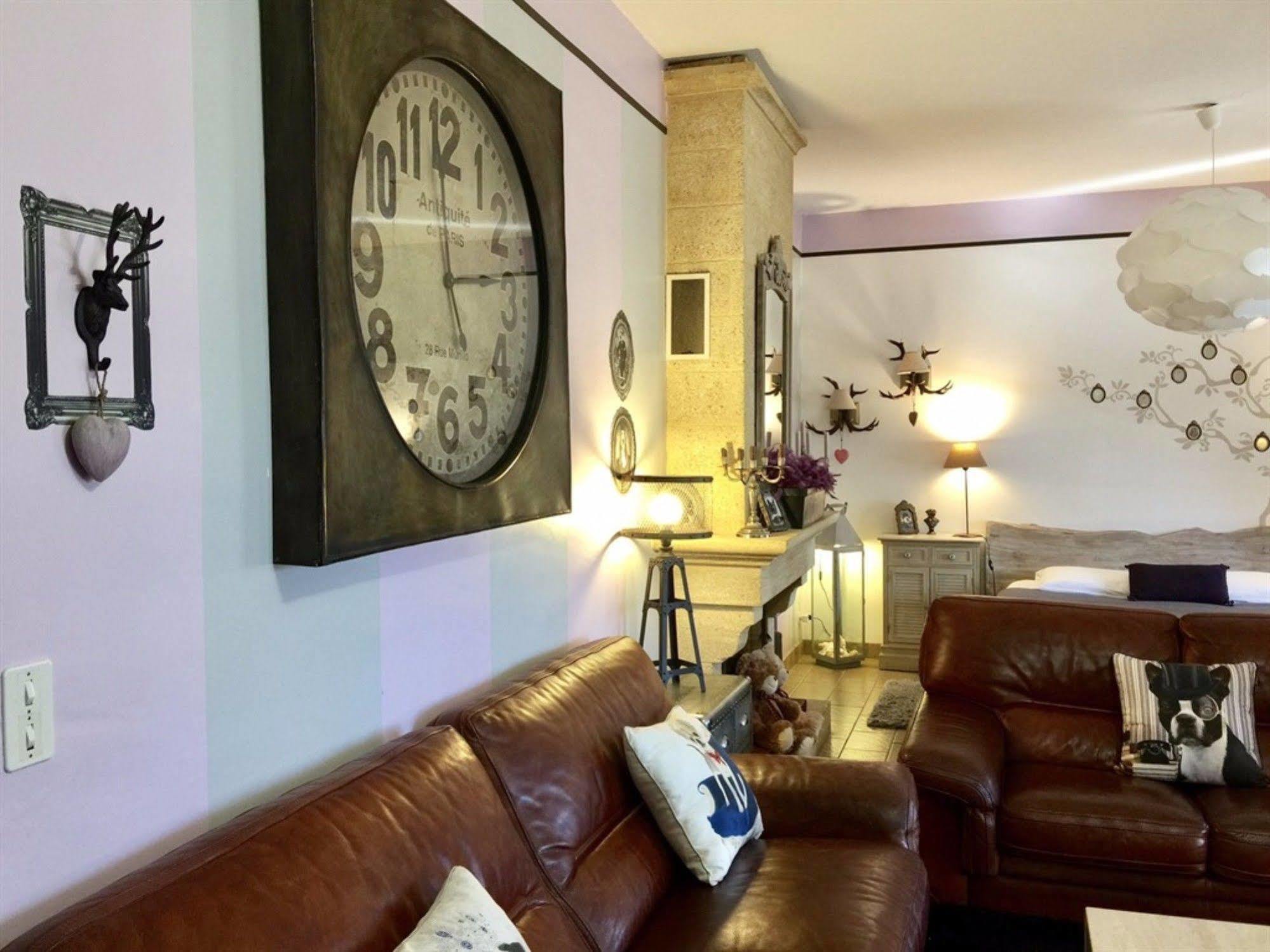O Clair De Lune Au Coeur De Sarlat - Chambres Climatisees - Parking Prive - Piscine Chauffee - Spa Et Massages Ngoại thất bức ảnh