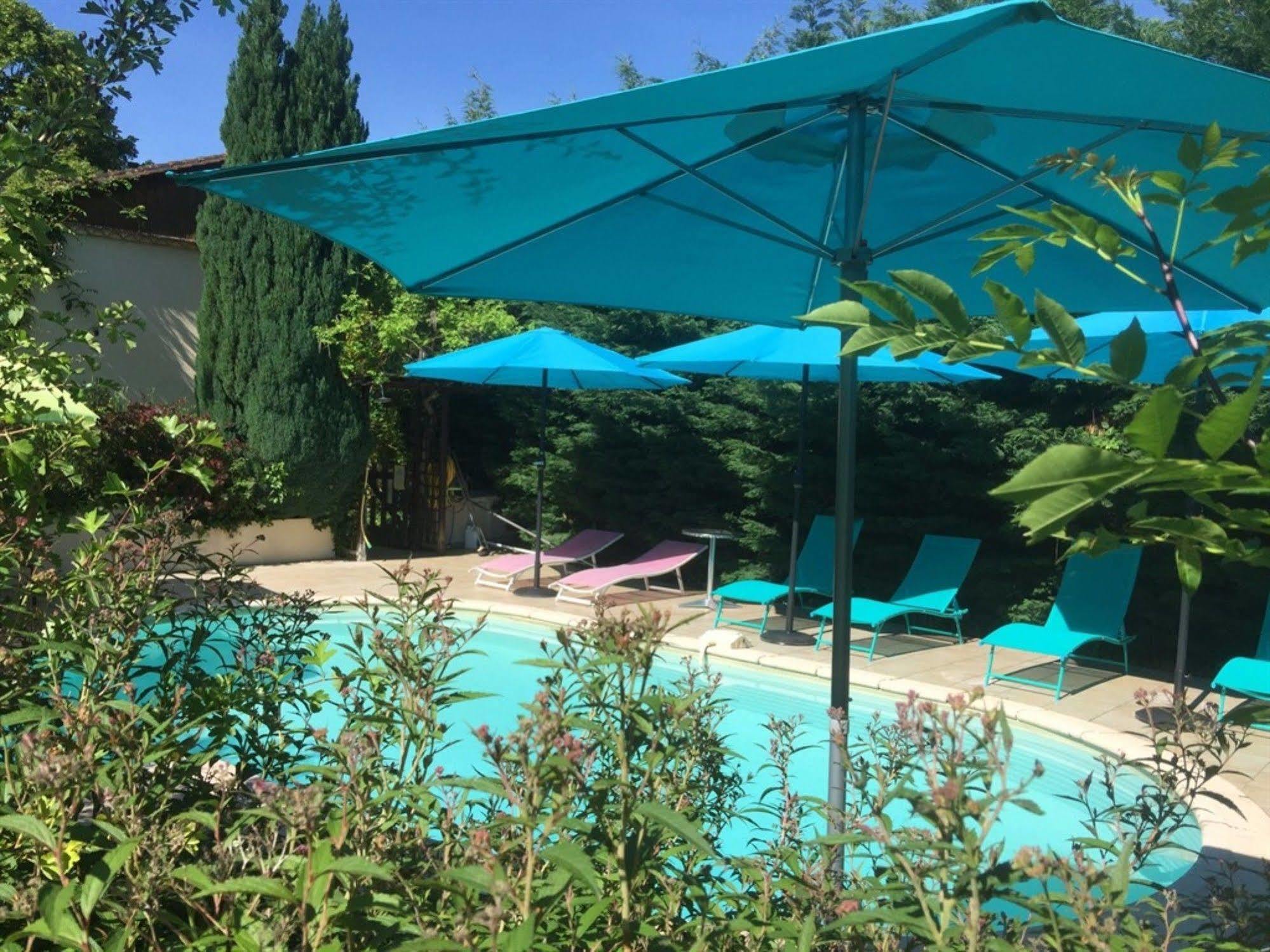 O Clair De Lune Au Coeur De Sarlat - Chambres Climatisees - Parking Prive - Piscine Chauffee - Spa Et Massages Ngoại thất bức ảnh